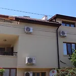 Dona Chernomorets