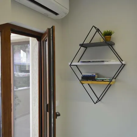 Dona Apartament *